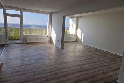 Große 1-Zimmer-Wohnung mit Balkon und Einbauküche im Weißen Riesen - Kiel Mettenhof - Melsdorf