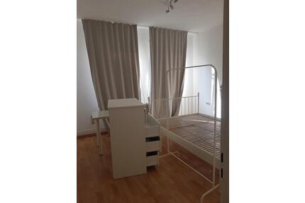 WG Zimmer für Studentin in 3er Frauen-WG - Heidelberg