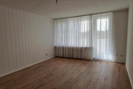 2-Z.Wohnung inkl. Einbauküche, Einbauschrank (Schlafz.), Badmöbel - Kaarst
