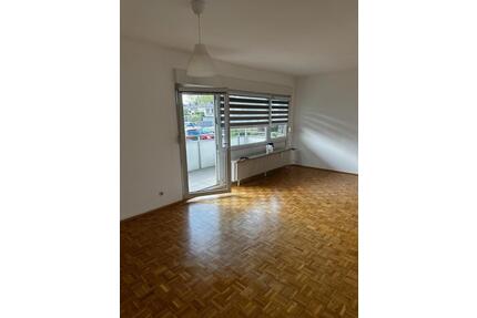 Helle 2-Zimmer Wohnung mit Balkon in Meerbusch-Bösinghoven