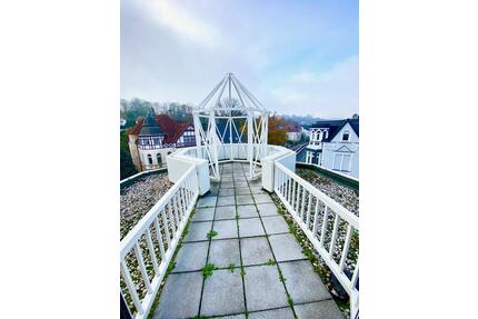 Luxus - Maisonettewohnung mit EBK, 2 Balkonen und Dachterrasse mit Sparrenburgblick - Bielefeld