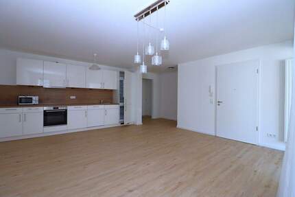 wunderschöne 2-Zimmer Souterrainwohnung in Hamburg-Barmbek-Nord