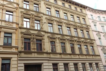 Wohnung mit Einbauküche, Badewanne in der südlichen Innenstadt. WG-geeignet! - Halle (Saale) Damaschkestraße