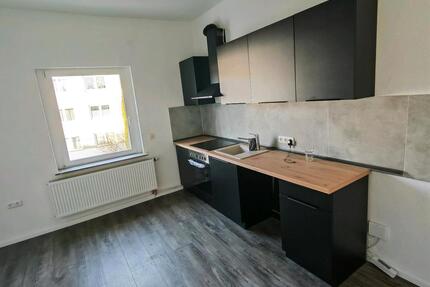 2 Zimmer Wohnung mit ausgebautem Dachboden und Terrasse- Neust - Bremen Neustadt