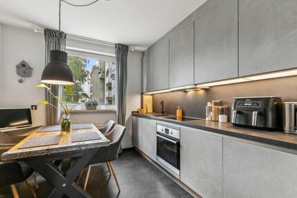 Helle 3-Zimmer-Wohnung in Köln-Niehl - WG-geeignet