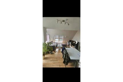 2 Zimmer Wohnung – 65 m2 - Dachgeschoss auf 2 Etagen + Balkon - Köln Mülheim