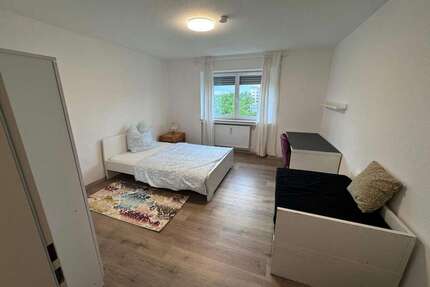 WG-Zimmer in Königsbrunn 680,00 € 15 m²