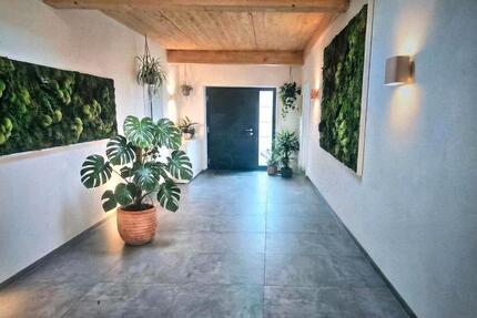 Wunderschöne möbilierte 2,5 Zimmer Wohnung - Wald