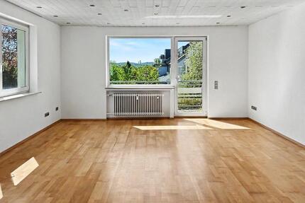 Großzügige 4-Zimmer Mietwohnung mit Balkon im 1. Obergeschoss in Bielefeld-Schildesche