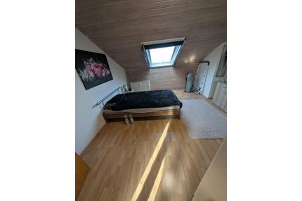 2,5 Zimmer DG-Wohnung 72,5 m2 mit Einbauküche und Gartenanteil - Dornburg