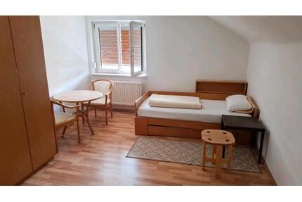 Zimmer in 3er WG - 550,00&nbsp;EUR Kaltmiete, ca.&nbsp; 25,00&nbsp;m&sup2; in Schopfheim (PLZ: 79650)