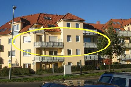 Parkett - Einbauküche - 30 m² Wohnzimmer - zwei Balkone - Ahrensfelde