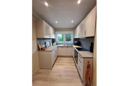 helle 3 Zimmer Wohnung mit Vollbad, Terrasse & Garage - Hamberge