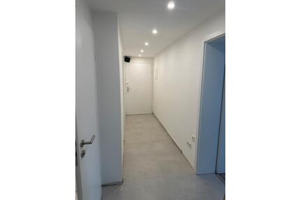 Schöne renovierte 2 Zimmer Wohnung mit Stellplatz - Ingolstadt Südost