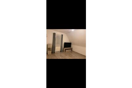 2,5 Zimmer Wohnung in ruhiger Lage zu vermieten! Hell und Teilmöb - Oberhausen Rothebusch