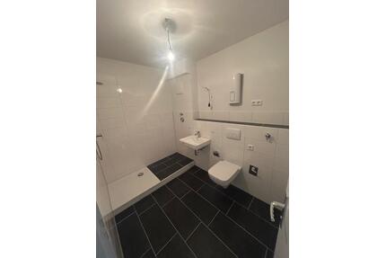 Moderne 3-Zimmer-Wohnung mit hellem, modernisiertem Badezimmer inkl PKW Stellplatz - Dortmund Huckarde