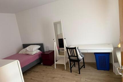 Mietzimmer mit WG für Studenten in Esxhweiler Stadt - Eschweiler