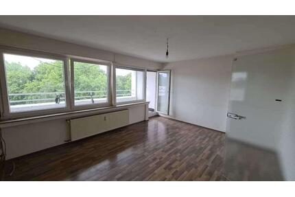 Zentral gelegene 4-Zimmer Dachgeschosswohnung mit Balkon in Marl-Hüls zu vermieten