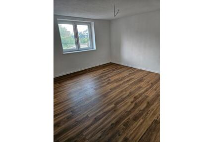 Souterrain-Wohnung, 2,5 Zimmer mit Terrasse - Achstetten