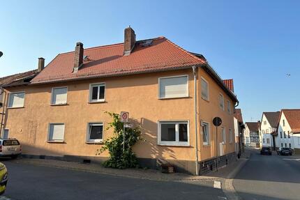 Frisch renovierte 6- Zimmer Wohnung - Butzbach