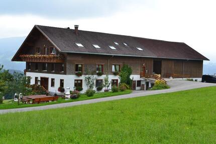 Vermiete 2 Zimmer Wohnung 80m² - 820,00&nbsp;EUR Kaltmiete, ca.&nbsp; 80,00&nbsp;m&sup2; in Scheidegg (PLZ: 88175)