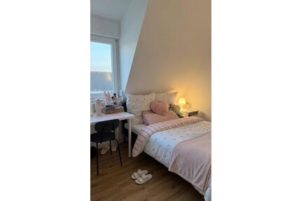 Teilmöbliertes, renoviertes Zimmer in einer Mädels WG - Stuttgart Stuttgart-Ost