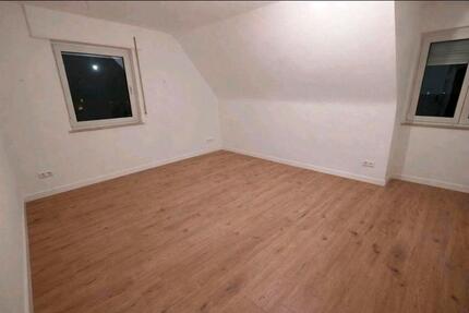 4 Zimmer Wohnung mit EBK - 700,00&nbsp;EUR Kaltmiete, ca.&nbsp; 68,00&nbsp;m&sup2; in Albstadt (PLZ: 72458)