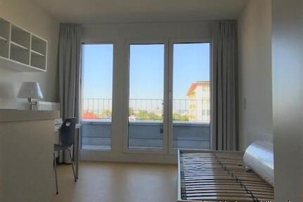 Blick über Dresden - mit Terrasse - möbliertes Studentenapartment - für Studenten, Doktoranden, wiss. MA - Anmietung zum 01.05.26