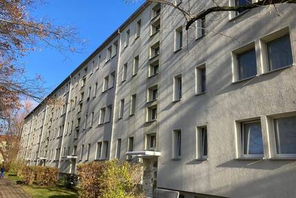 Geräumige Familien- oder WG-Wohnung mit Balkon in Zwickau, Marienthal
