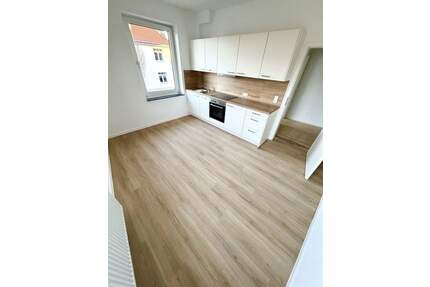 Erstbezug nach Renovierung! 2 Zimmer + Wohnküche + Bad mit Einbauküche - Bielefeld Schildesche