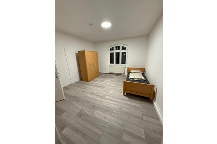 7 Zimmer Wohnung voll möbliert ab sofort zu vermieten - Esslingen am Neckar Oberesslingen