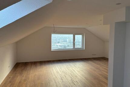 Charmante 3-Zimmer Dachgeschosswohnung inkl. Gartenanteil - Lörrach Brombach