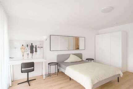 WG-Zimmer in München 900,00 € 12 m²
