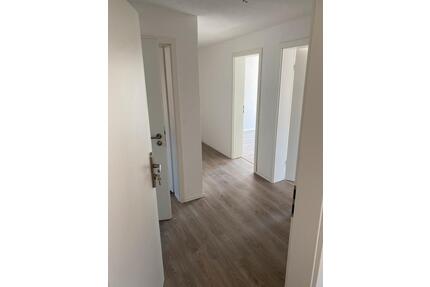 4-Zimmer Wohnung zu vermieten - 850,00&nbsp;EUR Kaltmiete, ca.&nbsp; 80,00&nbsp;m&sup2; in Wüstenrot (PLZ: 71543)