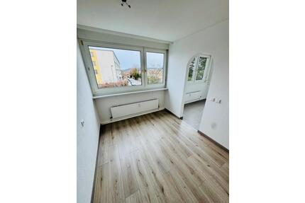 Neu renovierte 3 Zimmer Wohnung 63qm in Bietigheim-Bissingen - Leonberg