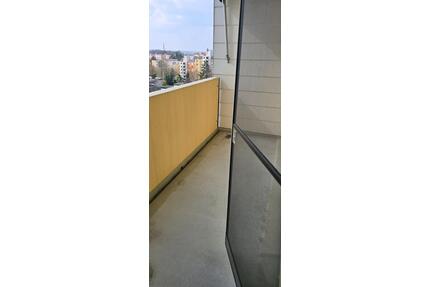 Helle 2-Zimmer Wohnung im 7. OG mit Balkon in Nürnberg-Röthenbach