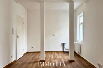 Zentrale 2 Zimmer Wohnung in Suhl, Badezimmer mit Fenster