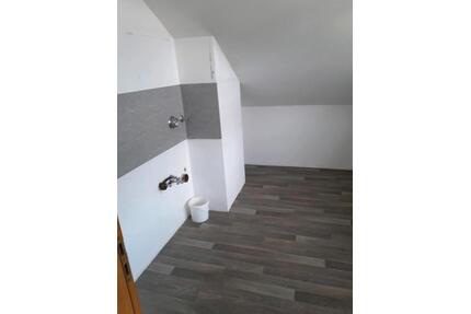 3 Zimmer DG-Wohnung - 800,00&nbsp;EUR Kaltmiete, ca.&nbsp; 63,00&nbsp;m&sup2; in Waldenbuch (PLZ: 71111)