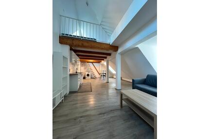 2,5 Zimmer DG Maisonette Wohnung mit Galerie direkt im Zentrum - Berlin Spandau