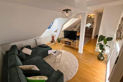 Zwischenmiete: Traumhafte DG Wohnung, voll möbliert, Top Lage! - Hamburg Hamburg-Mitte