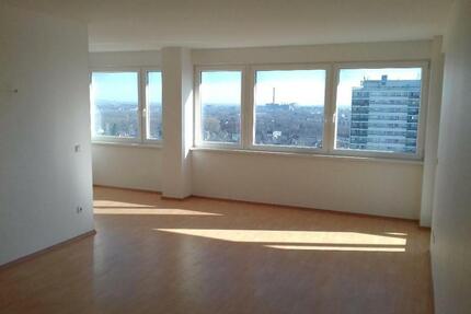 Barrierearm: 3 Zimmer-Wohnung mit Balkon und Traumaussicht!!! - Duisburg Essenberg