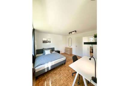 WG-Zimmer in Unterhaching 900,00 € 14 m²