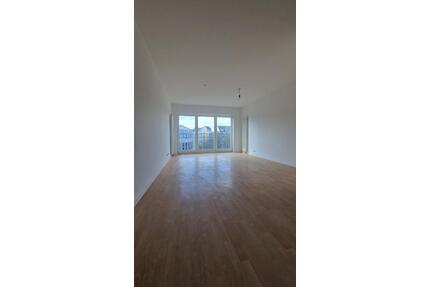 Frisch sanierte 2 Zimmer Wohnung in zentraler Lage Offenbach - Offenbach am Main Buchrain