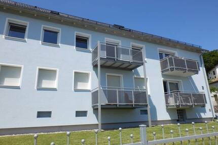 Helle 3 Zimmer Dachgeschoss-Wohnung - Lappersdorf Pielmühle