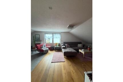 4 Zimmer Wohnung DG - 1.050,00&nbsp;EUR Kaltmiete, ca.&nbsp; 80,00&nbsp;m&sup2; in Zimmern ob Rottweil (PLZ: 78658)