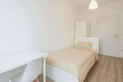 WG-Zimmer in Berlin 650,00 € 8 m²