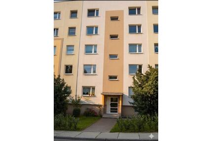 2 Zimmer + Balkon in Gera - 380,00&nbsp;EUR Kaltmiete, ca.&nbsp; 55,00&nbsp;m&sup2; in Gera (PLZ: 07549) Lusan