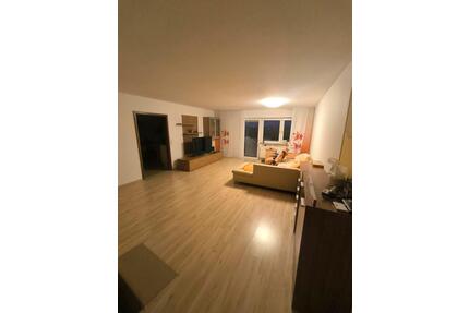 4 Zimmer Wohnung 123 m2 mit schönen Ausblick Balkon + Dachboden - Rottendorf