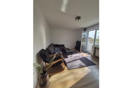 Voll möblierte 3-Zimmer Wohnung mit Kamin und Balkon - Frankfurt am Main Niederrad