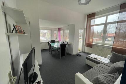Große 3 Zimmer Wohnung mit Balkon und Einbauküche zu vermieten - Bremerhaven Leherheide